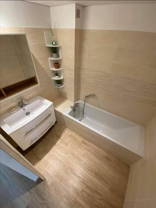 Apartmán L'Atelier Marin Sur Le Port Des Marines Cogolin Exteriér fotografie